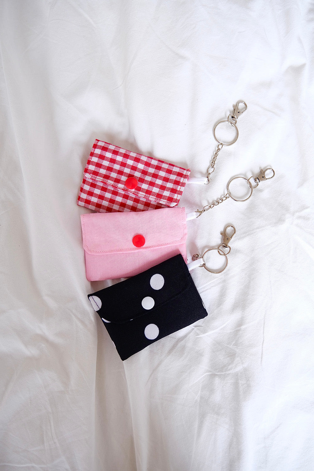 Charms porte carte brodé "Piment"
