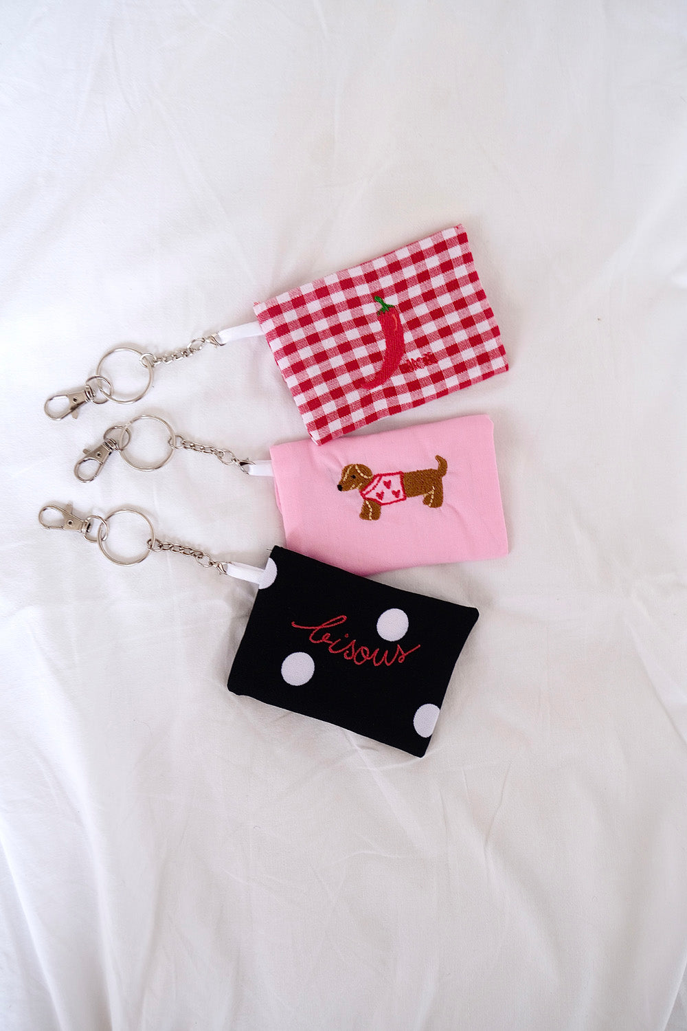 Charms porte carte brodé "Piment"