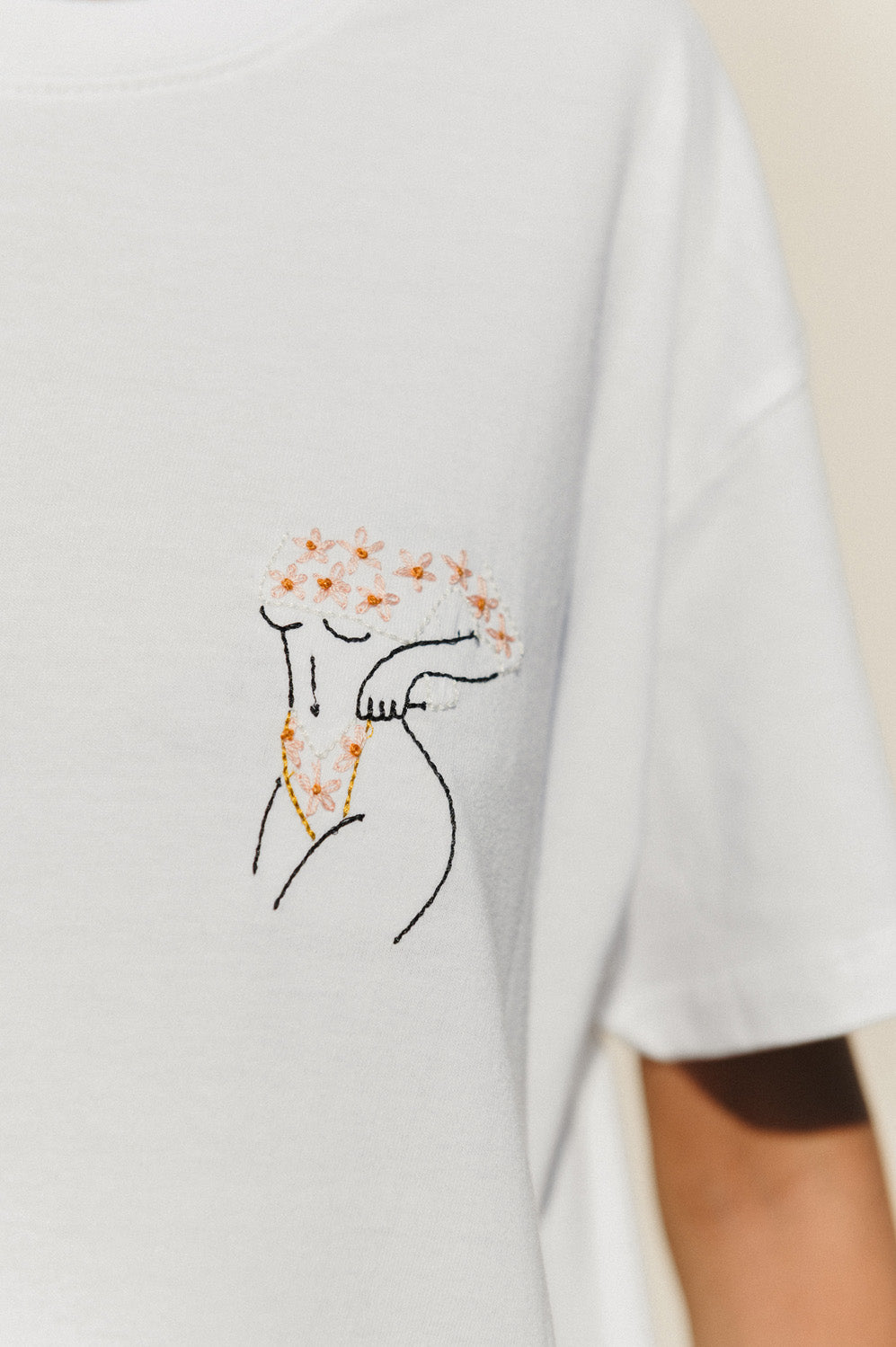 T-shirt Hot in flowers