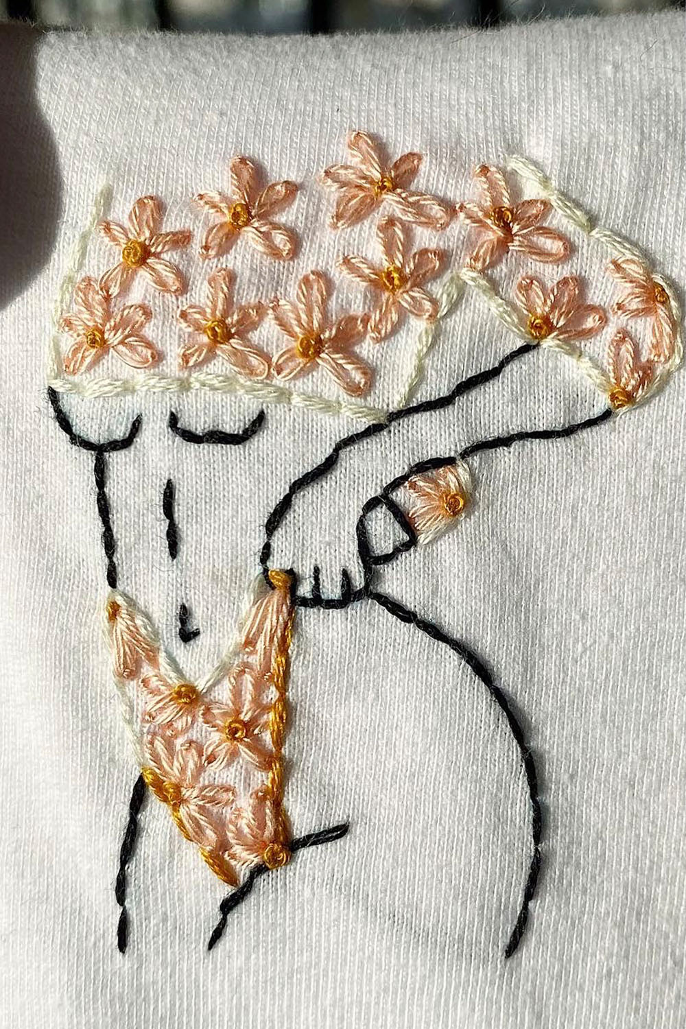 T-shirt Hot in flowers