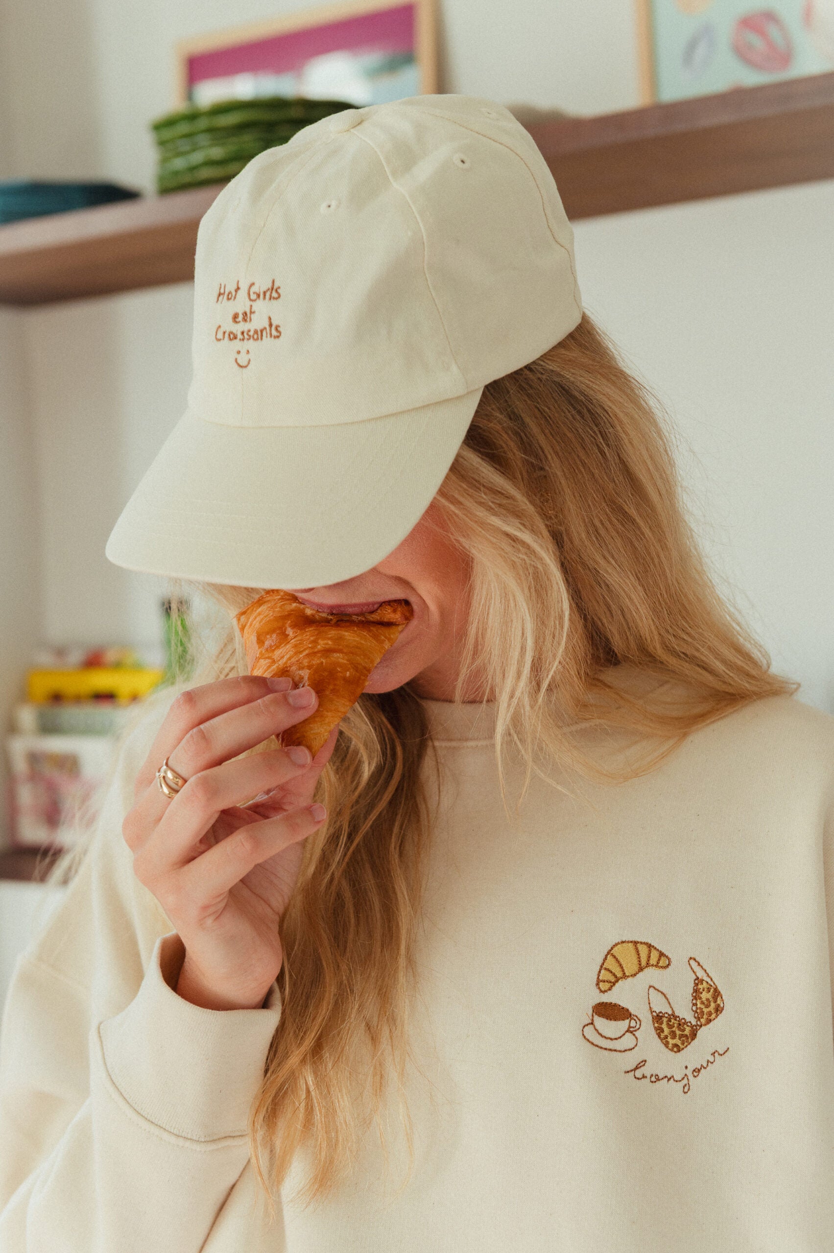Casquette Hot girls eat croissants :)