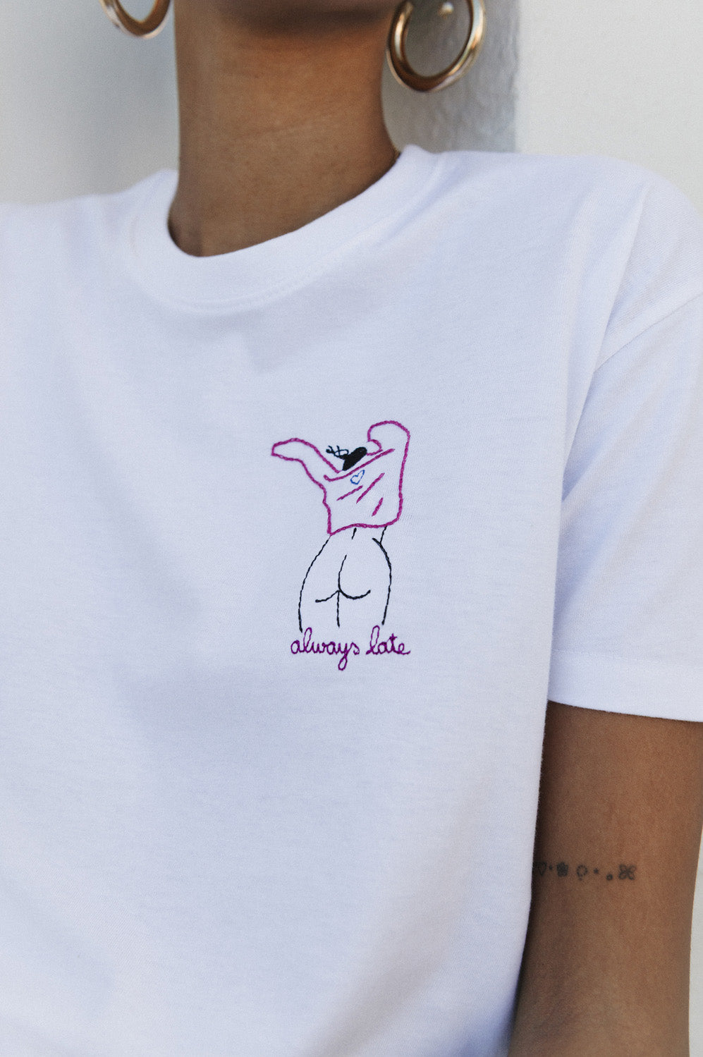 总是迟到T恤