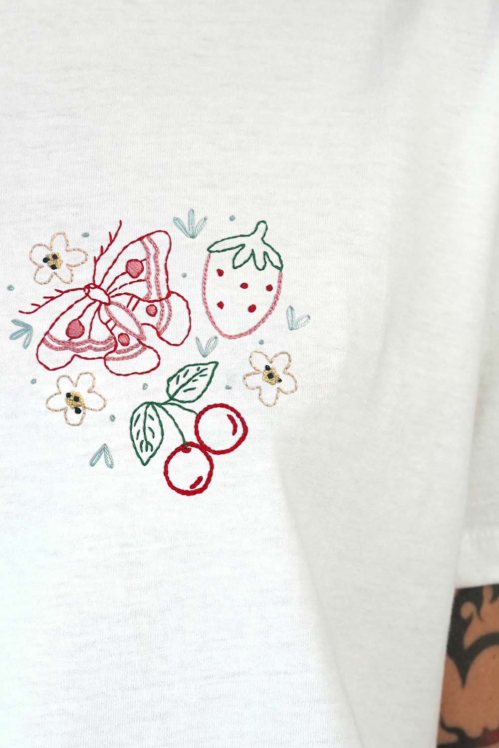 "The Dew" Embroidery Kit 