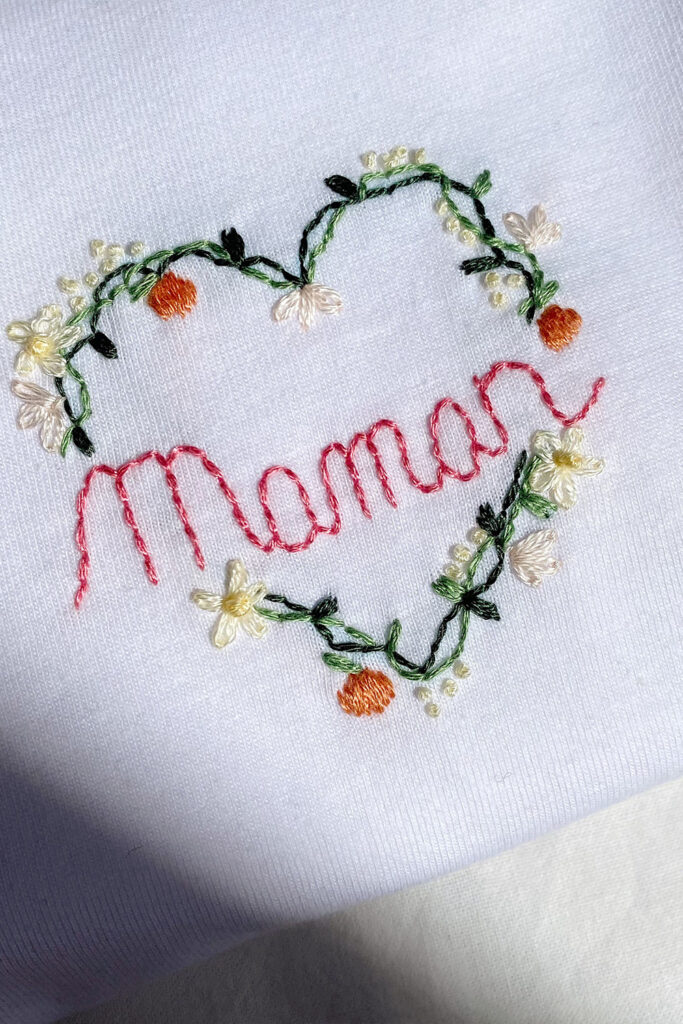 T-shirt Coeur fleuri personnalisable