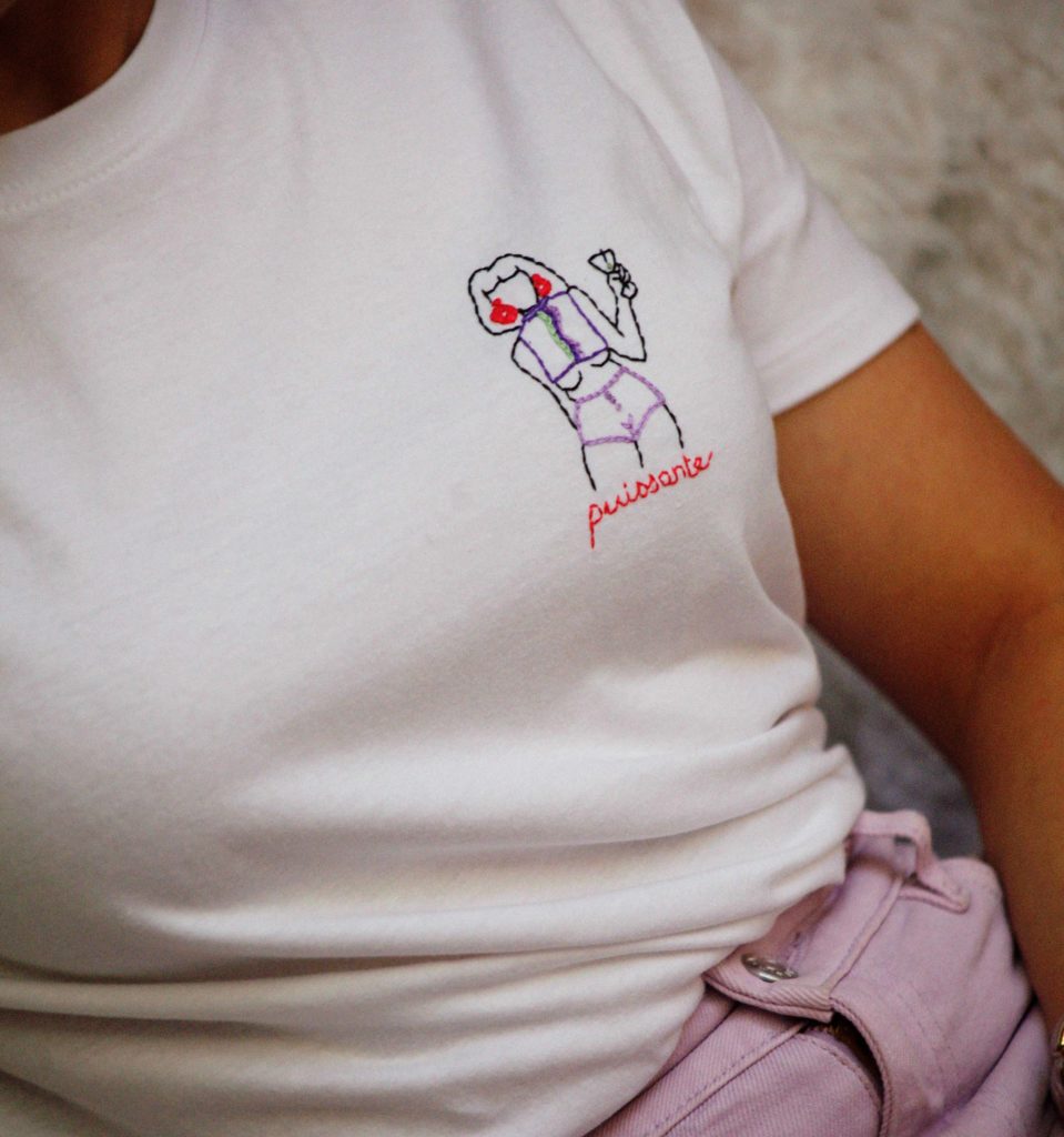 t-shirt féministe Puissante