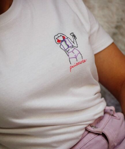 t-shirt féministe Puissante