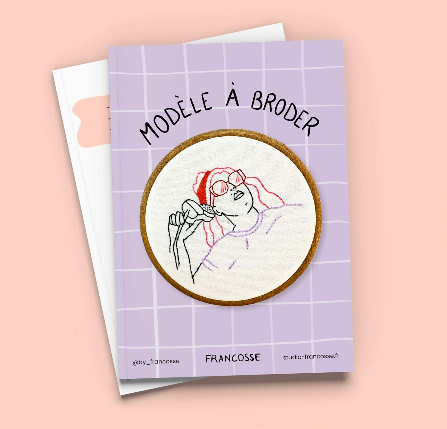 pattern à broder "La fille au téléphone"