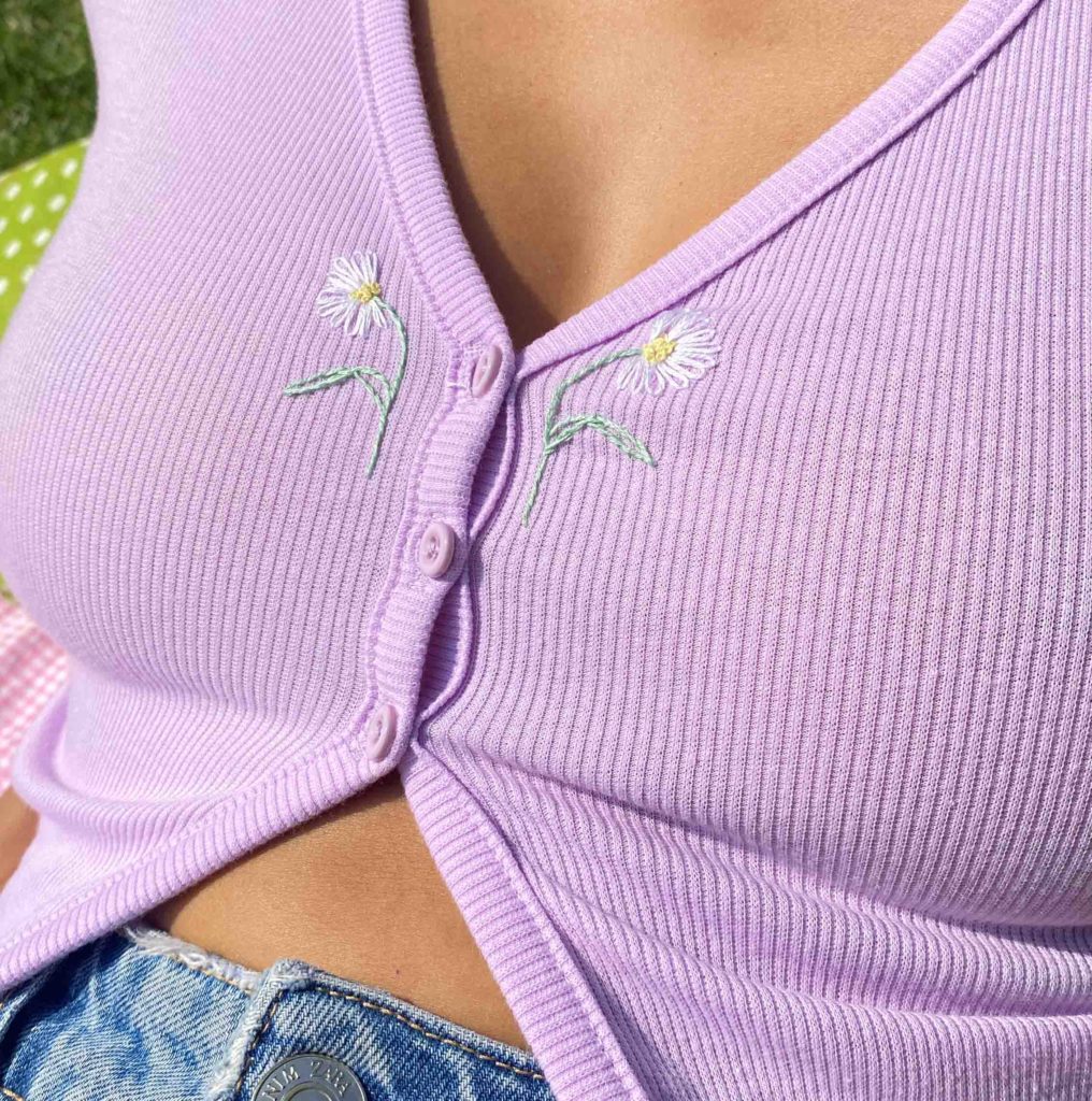 Top brodé "les marguerites"