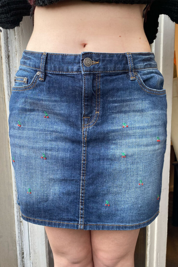 Jupe brodée cerises